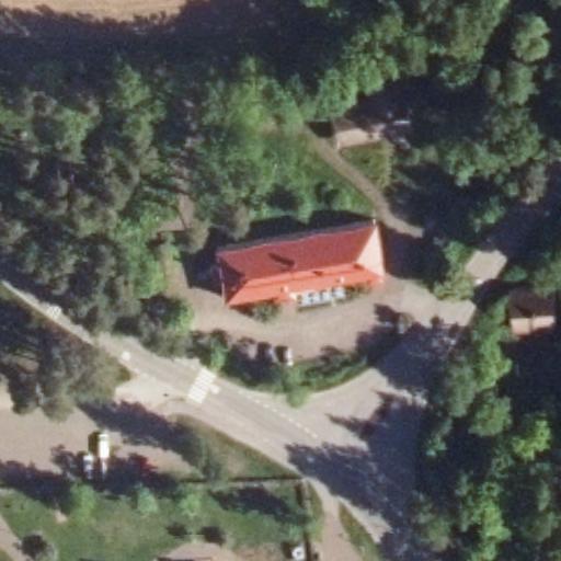 Kirkonkylän kesäkahvila: terassi ilmakuvassa, Iitti